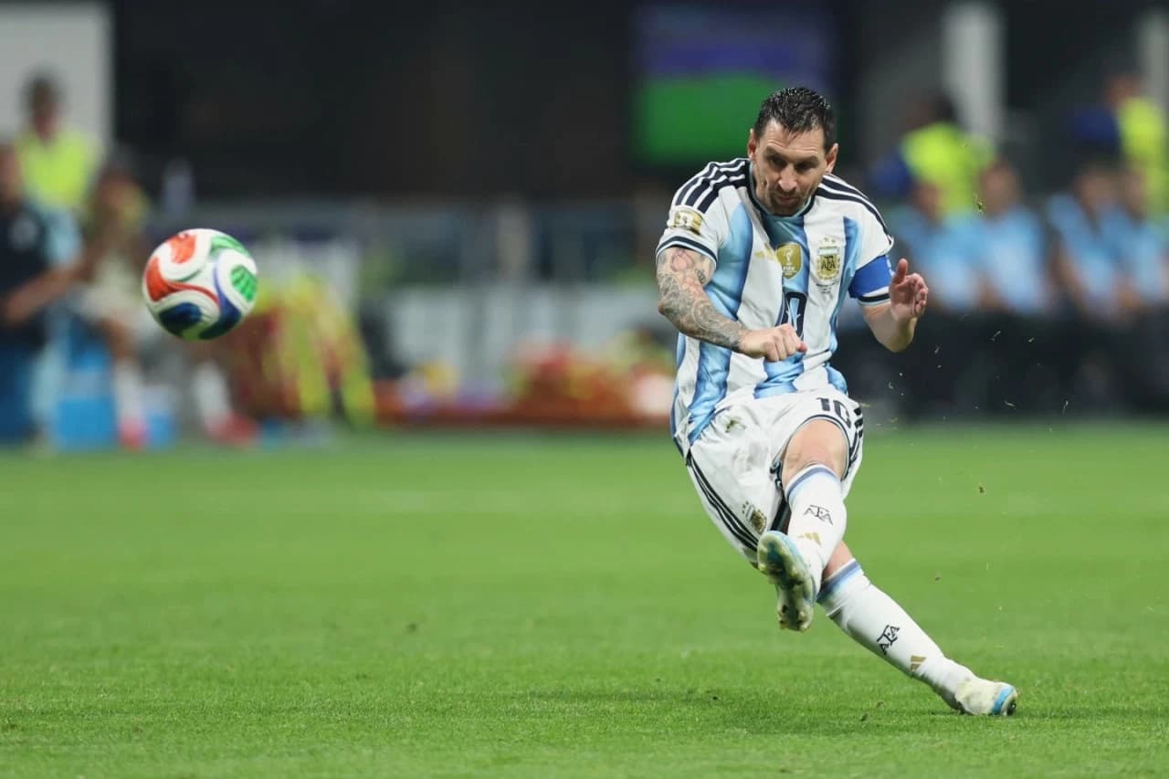 Argentina 3-2 Ai Cập: Messi ngược dòng kịch tính tại World Cup